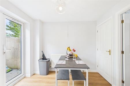 3 bedroom Terraced House to let in Herriard Place, Beggarwood