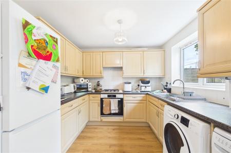 3 bedroom Terraced House to let in Herriard Place, Beggarwood