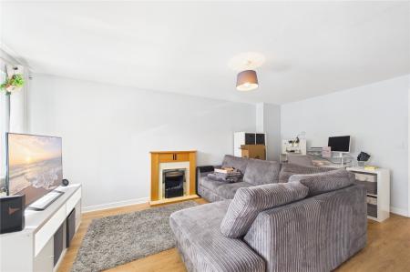 3 bedroom Terraced House to let in Herriard Place, Beggarwood