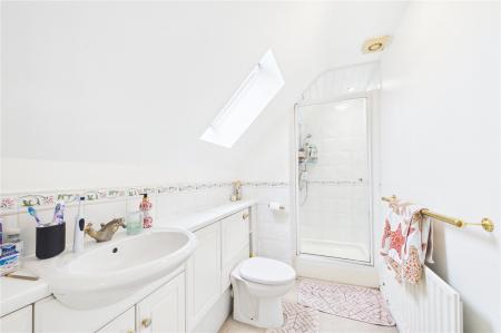 5 bedroom Detached house to let in Firecrest Road, Basingstoke