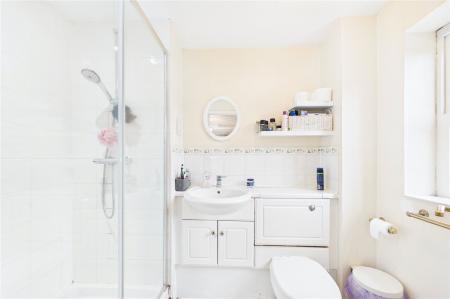5 bedroom Detached house to let in Firecrest Road, Basingstoke