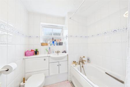 5 bedroom Detached house to let in Firecrest Road, Basingstoke