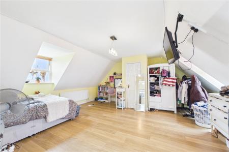 5 bedroom Detached house to let in Firecrest Road, Basingstoke