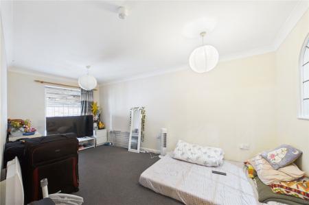 2 bedroom Flat to let in Alencon Link, Basingstoke
