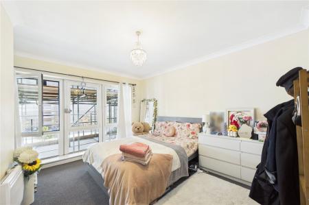 2 bedroom Flat to let in Alencon Link, Basingstoke