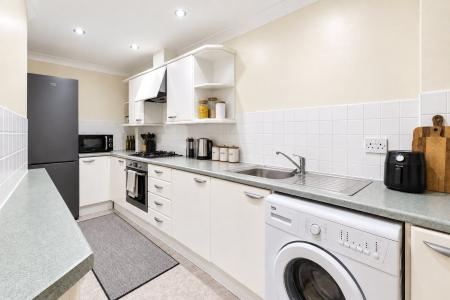 2 bedroom Flat to let in Alencon Link, Basingstoke