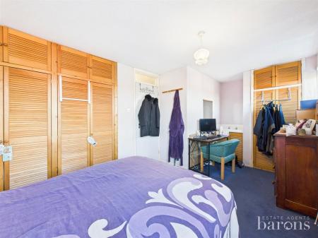 4 bedroom Terraced House for sale in Lehar Close, Basingstoke
