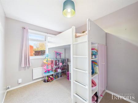 4 bedroom Terraced House for sale in Lehar Close, Basingstoke