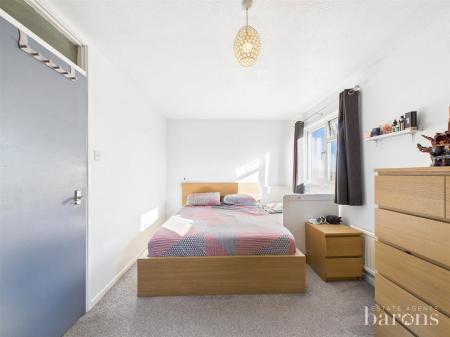 4 bedroom Terraced House for sale in Lehar Close, Basingstoke