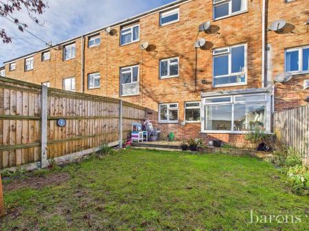 4 bedroom Terraced House for sale in Lehar Close, Basingstoke