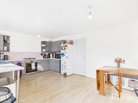 4 bedroom Terraced House for sale in Lehar Close, Basingstoke