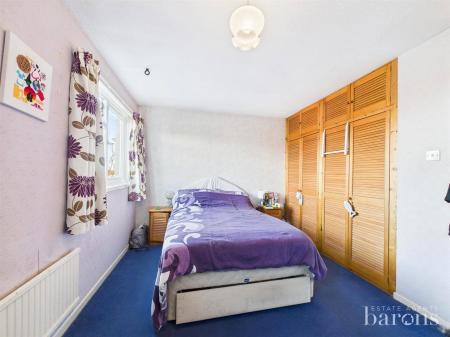 4 bedroom Terraced House for sale in Lehar Close, Basingstoke