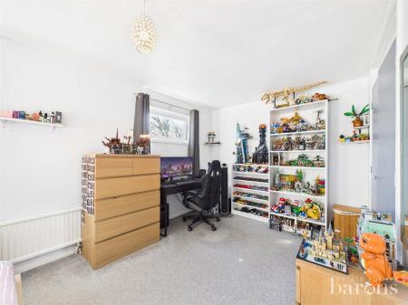 4 bedroom Terraced House for sale in Lehar Close, Basingstoke