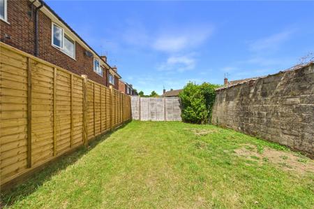 2 bedroom Maisonette to let in Hamelyn Road, Basingstoke