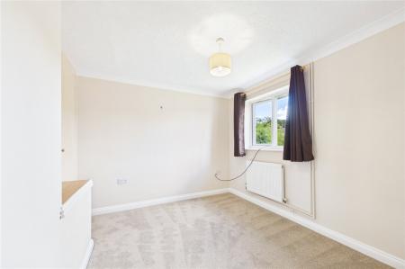 2 bedroom Maisonette to let in Hamelyn Road, Basingstoke