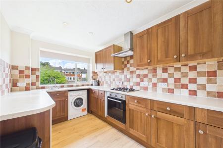 2 bedroom Maisonette to let in Hamelyn Road, Basingstoke
