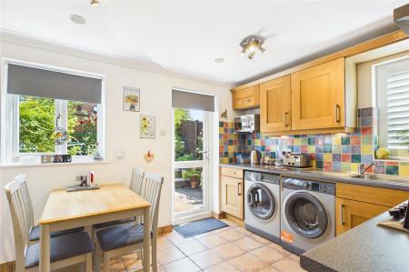 2 bedroom Semi-detached house for sale in Ellington Drive, Basingstoke