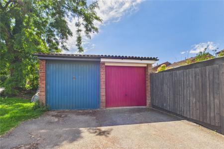 2 bedroom Semi-detached house for sale in Ellington Drive, Basingstoke
