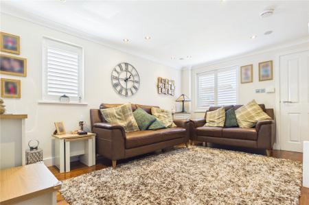 2 bedroom Semi-detached house for sale in Ellington Drive, Basingstoke