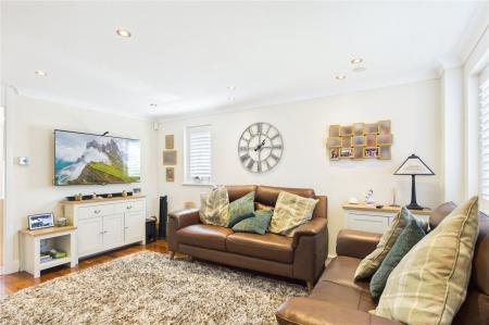 2 bedroom Semi-detached house for sale in Ellington Drive, Basingstoke