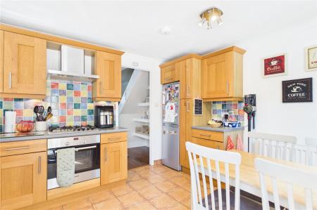 2 bedroom Semi-detached house for sale in Ellington Drive, Basingstoke