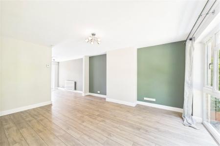 3 bedroom Terraced House to let in Wildwood Drive, Baughurst