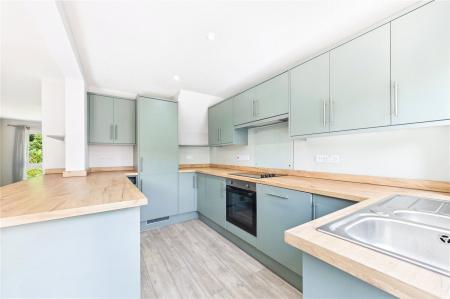 3 bedroom Terraced House to let in Wildwood Drive, Baughurst