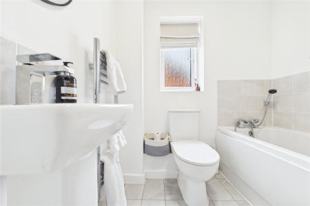 3 bedroom Semi-detached house for sale in Benfield Drive, Basingstoke