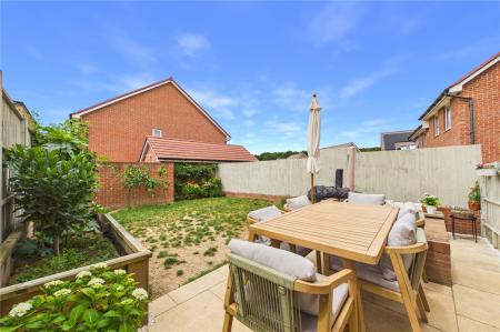 3 bedroom Semi-detached house for sale in Benfield Drive, Basingstoke