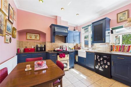 3 bedroom Terraced House for sale in Lower Brook Street, Basingstoke