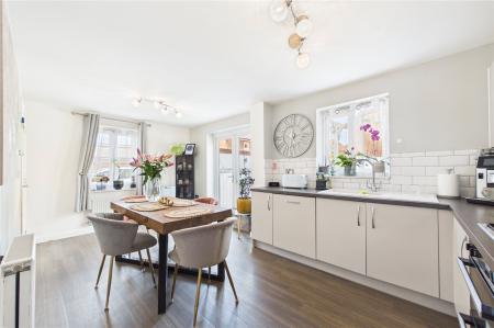 3 bedroom Detached house for sale in Cleeve Road, Basingstoke