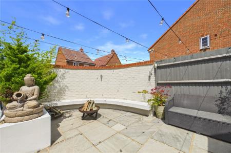 3 bedroom Detached house for sale in Cleeve Road, Basingstoke
