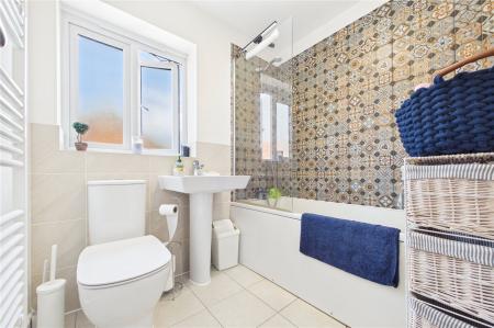 3 bedroom Detached house for sale in Cleeve Road, Basingstoke