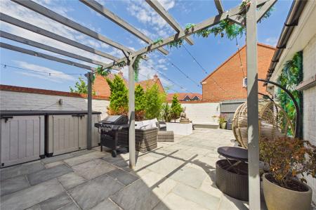 3 bedroom Detached house for sale in Cleeve Road, Basingstoke