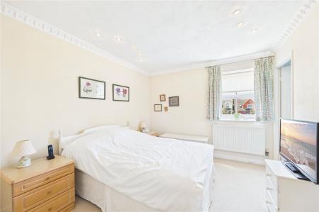 3 bedroom Detached house for sale in Chatsworth Green, Hatch Warren