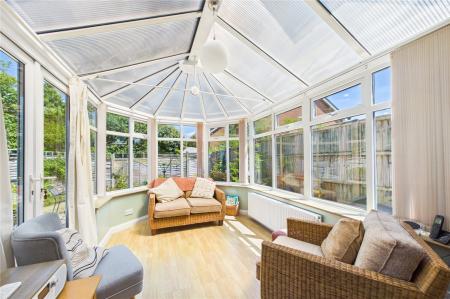 3 bedroom Detached house for sale in Chatsworth Green, Hatch Warren