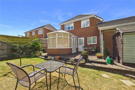 3 bedroom Detached house for sale in Chatsworth Green, Hatch Warren