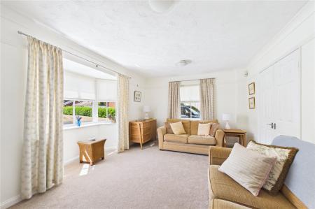 3 bedroom Detached house for sale in Chatsworth Green, Hatch Warren