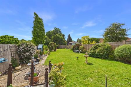 3 bedroom Semi-detached house for sale in Buckskin Lane, Basingstoke