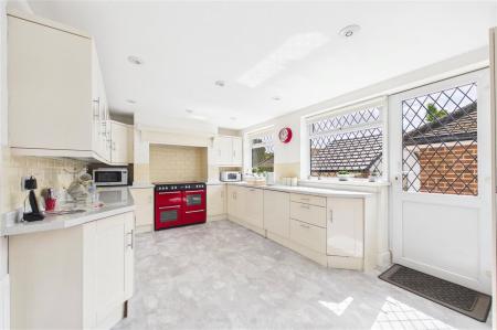 3 bedroom Semi-detached house for sale in Buckskin Lane, Basingstoke