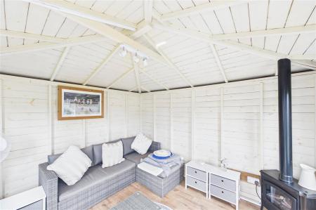 3 bedroom Semi-detached house for sale in Buckskin Lane, Basingstoke