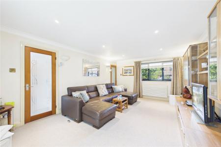 3 bedroom Detached house for sale in Minden Close, Chineham