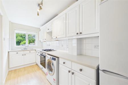2 bedroom End of terrace house for sale in Sorrells Close, Chineham