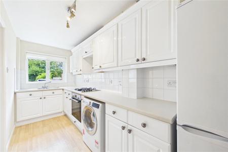 2 bedroom End of terrace house for sale in Sorrells Close, Chineham