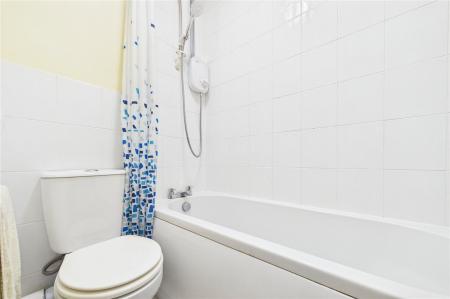 2 bedroom End of terrace house for sale in Sorrells Close, Chineham