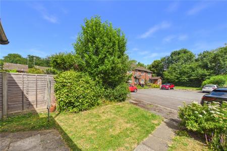 2 bedroom End of terrace house for sale in Sorrells Close, Chineham