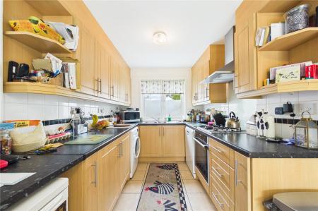 3 bedroom Terraced House for sale in Fountains Close, Basingstoke