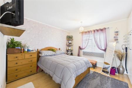 3 bedroom Terraced House for sale in Fountains Close, Basingstoke