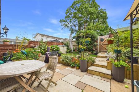 3 bedroom Terraced House for sale in Fountains Close, Basingstoke
