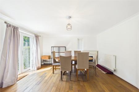 2 bedroom Ground floor flat to let in Sherborne Road, Basingstoke